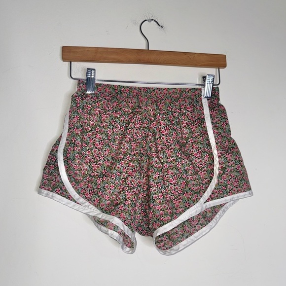 ANN MASHBURN Pants - Ann Mashburn Floral Running Shorts